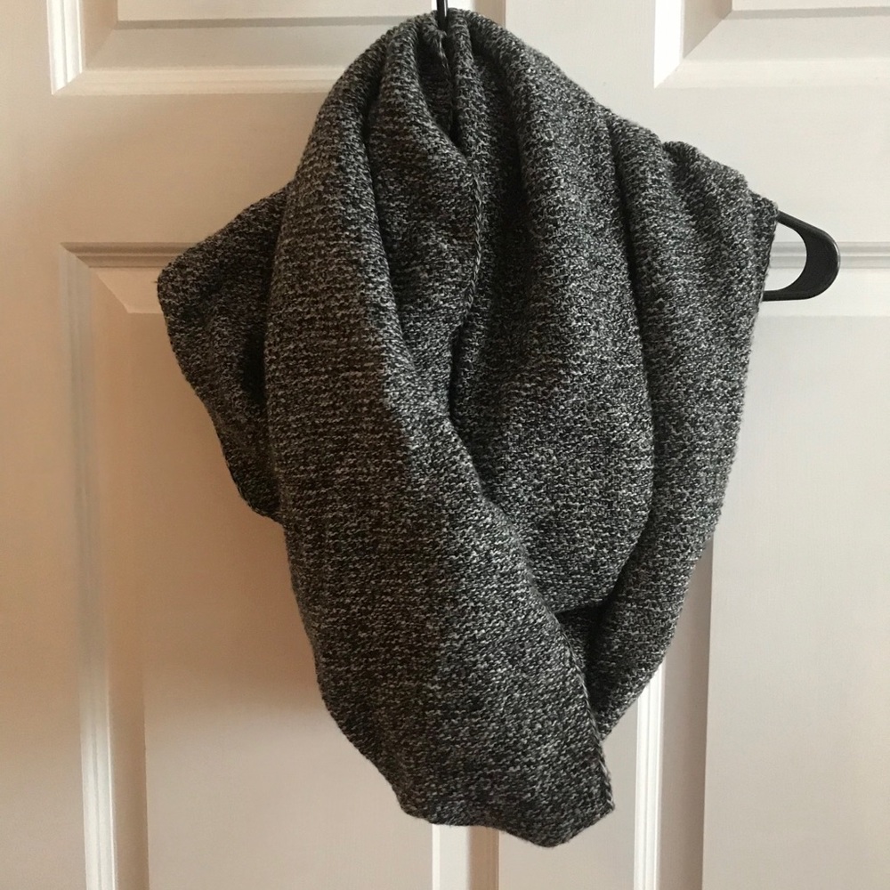 Infinity scarf